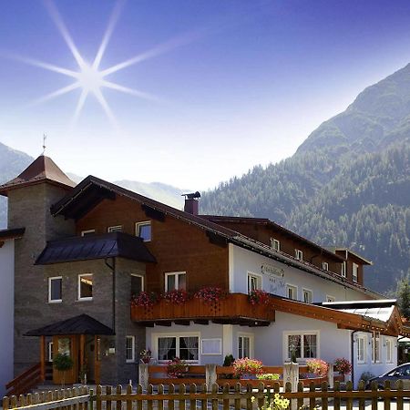 Wohlfuehlhotel Berg Heil Holzgau Eksteriør billede