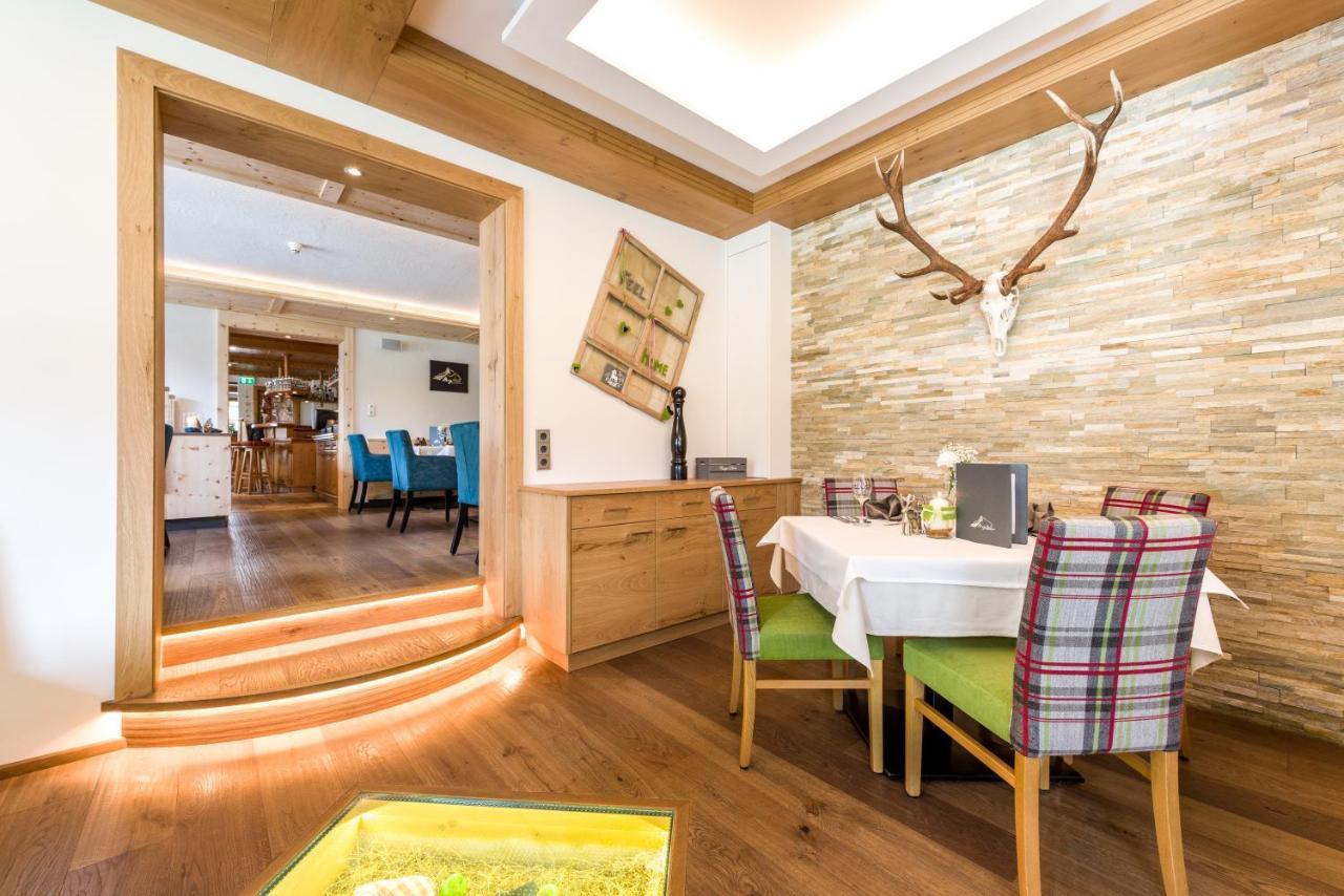 Wohlfuehlhotel Berg Heil Holzgau Eksteriør billede