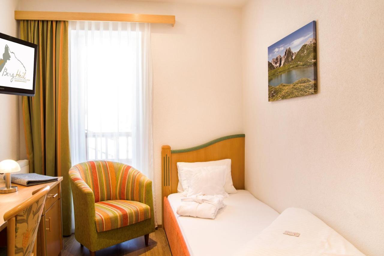 Wohlfuehlhotel Berg Heil Holzgau Eksteriør billede