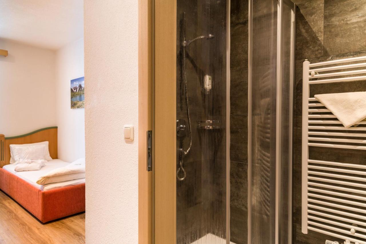 Wohlfuehlhotel Berg Heil Holzgau Eksteriør billede