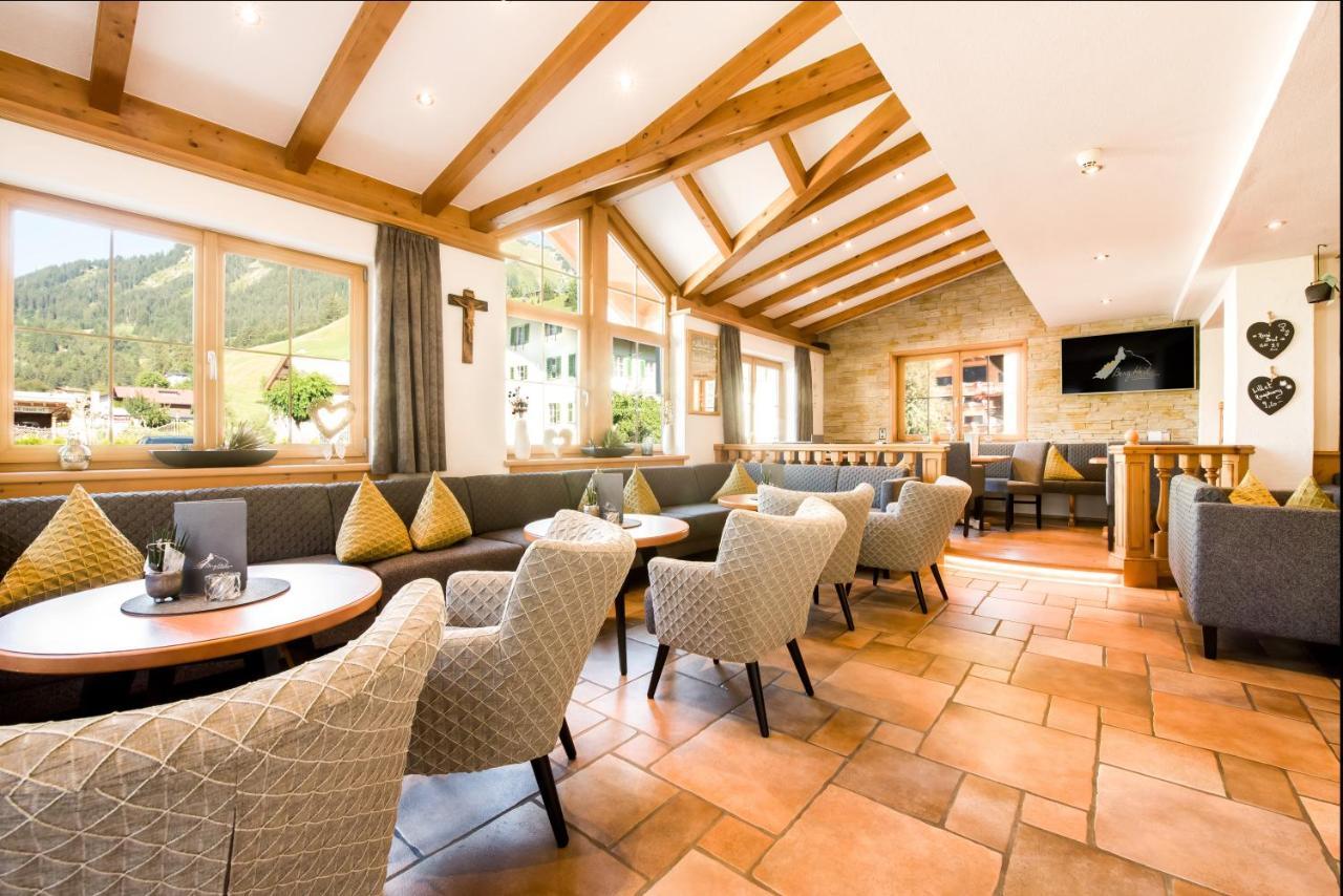 Wohlfuehlhotel Berg Heil Holzgau Eksteriør billede