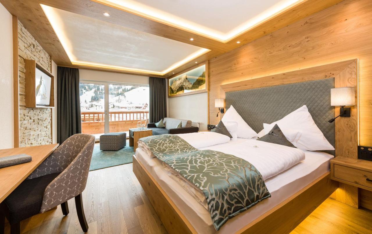 Wohlfuehlhotel Berg Heil Holzgau Eksteriør billede