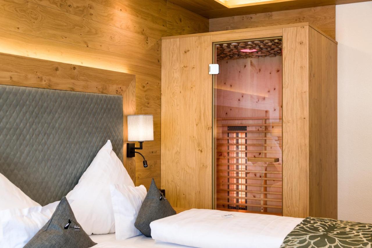Wohlfuehlhotel Berg Heil Holzgau Eksteriør billede
